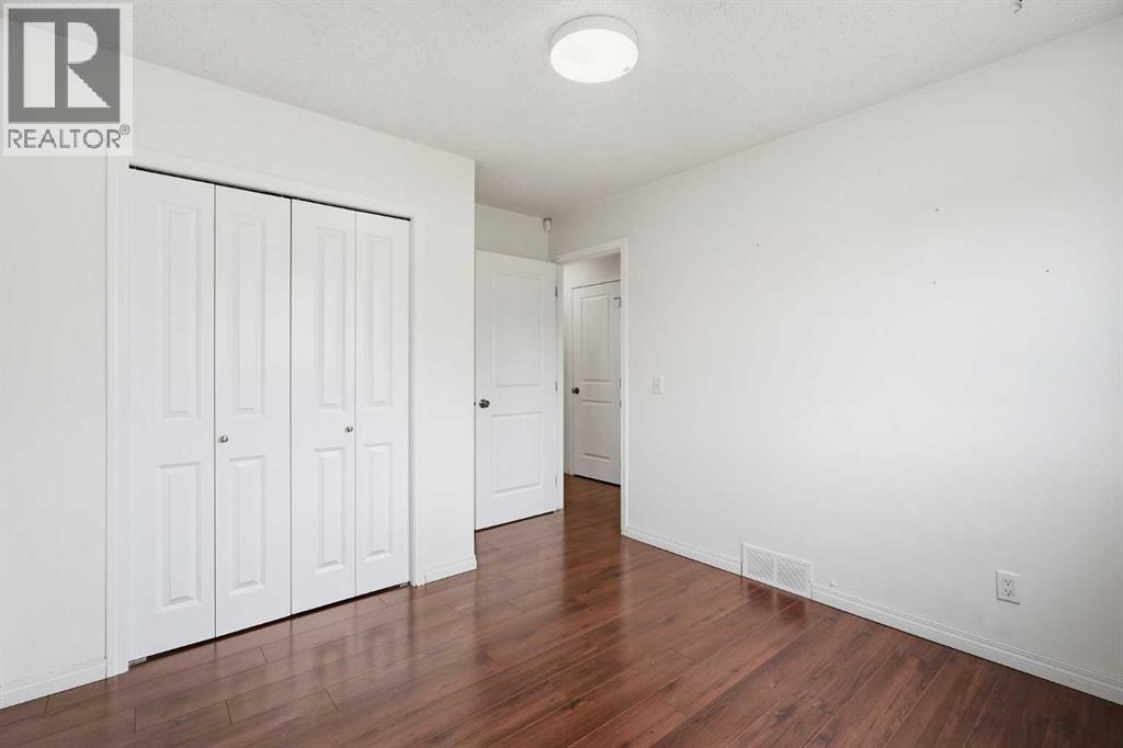 251 Erin Woods Drive SE, Calgary, Alberta  T2Z 2V8 - Photo 21 - A2337046