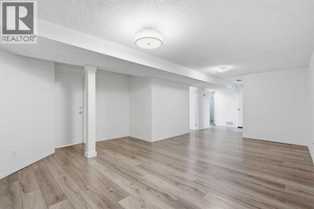 251 Erin Woods Drive SE, Calgary, Alberta  T2Z 2V8 - Photo 25 - A2337046