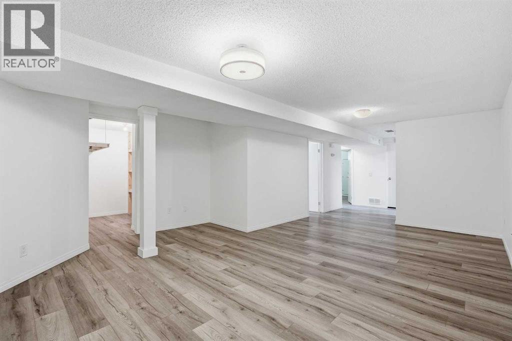251 Erin Woods Drive SE, Calgary, Alberta  T2Z 2V8 - Photo 26 - A2337046