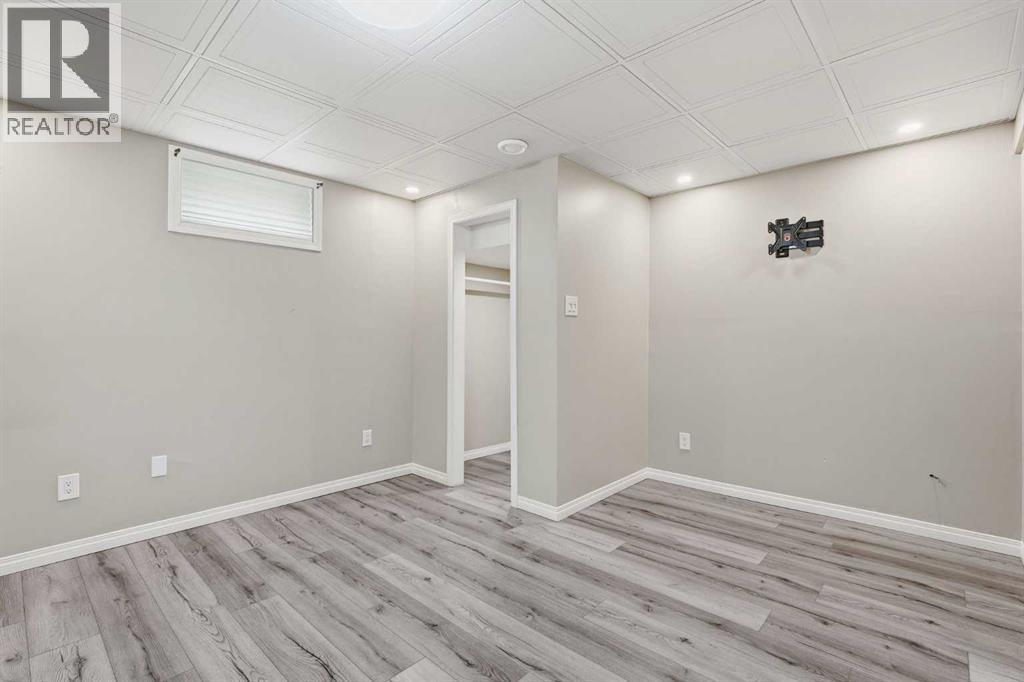 251 Erin Woods Drive SE, Calgary, Alberta  T2Z 2V8 - Photo 29 - A2337046