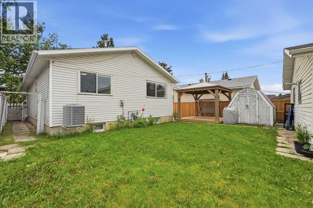 251 Erin Woods Drive SE, Calgary, Alberta  T2Z 2V8 - Photo 37 - A2337046