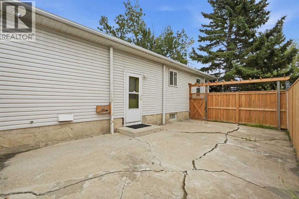 251 Erin Woods Drive SE, Calgary, Alberta  T2Z 2V8 - Photo 40 - A2337046
