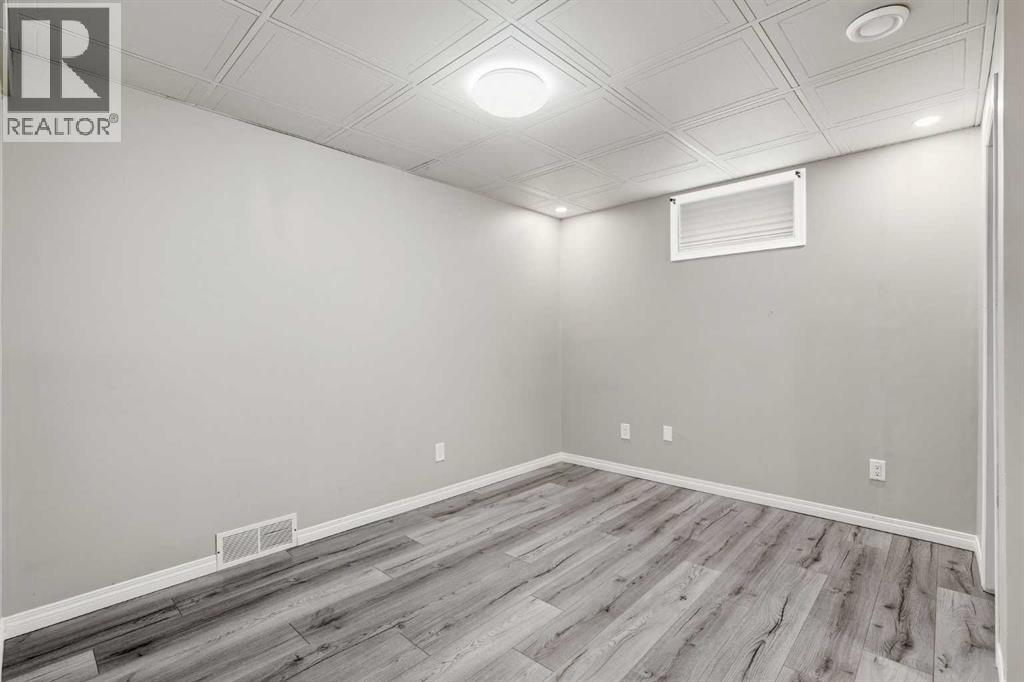 251 Erin Woods Drive SE, Calgary, Alberta  T2Z 2V8 - Photo 27 - A2337046