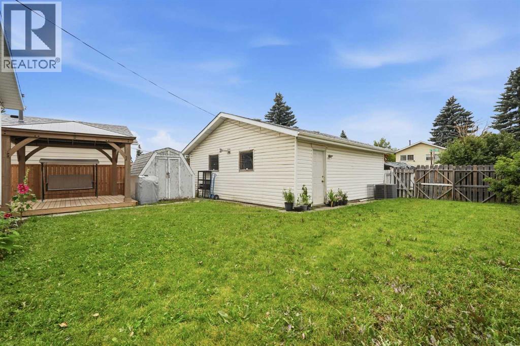 251 Erin Woods Drive SE, Calgary, Alberta  T2Z 2V8 - Photo 36 - A2337046