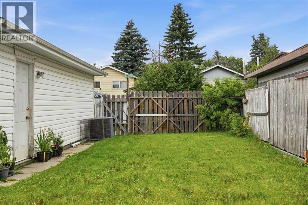 251 Erin Woods Drive SE, Calgary, Alberta  T2Z 2V8 - Photo 39 - A2337046