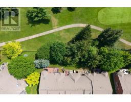 12 FAIRWAY LANE, Guelph, Ontario