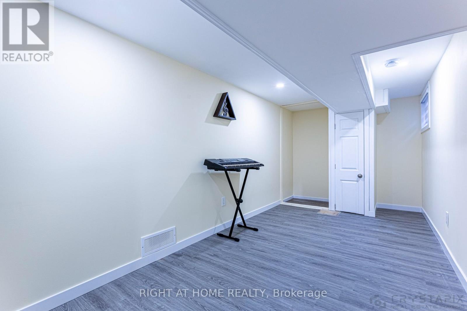 Lower - 19 Windingway Crescent, London North, Ontario  N6G 3E8 - Photo 6 - X13687282