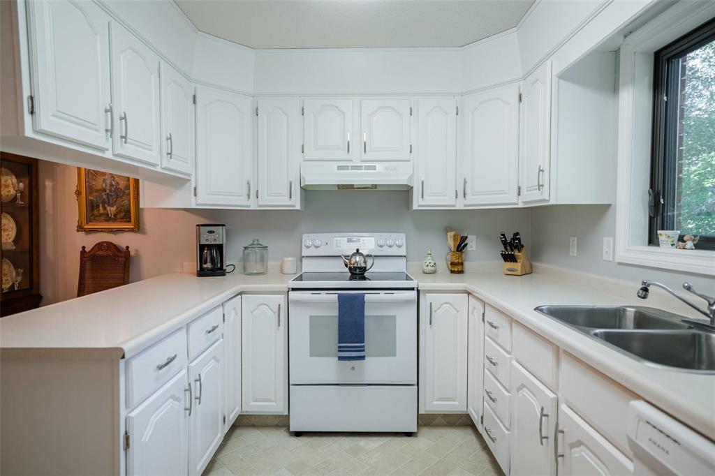 106 679 St Anne's Road, Winnipeg, Manitoba R2N 3S8 - Photo 10 - 202620762
