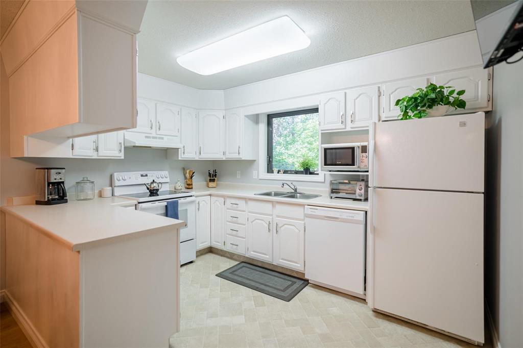 106 679 St Anne's Road, Winnipeg, Manitoba R2N 3S8 - Photo 11 - 202620762