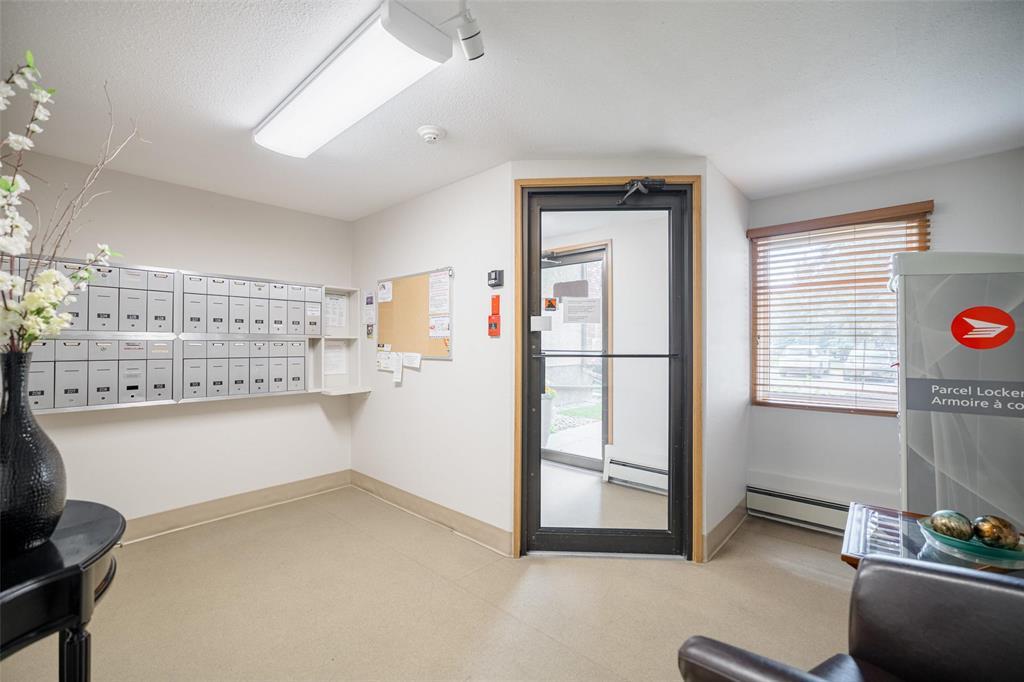 106 679 St Anne's Road, Winnipeg, Manitoba R2N 3S8 - Photo 3 - 202620762