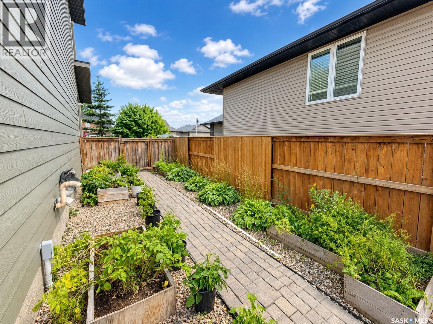 110 Chubb Cove, Saskatoon, Saskatchewan  S7T 0E6 - Photo 31 - SK045925