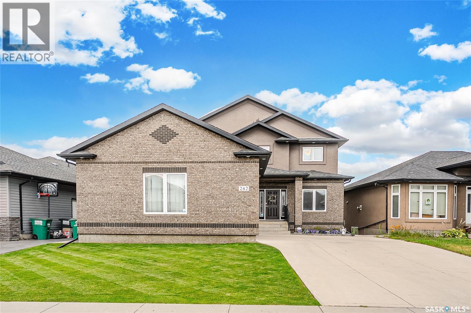 242 Denham Crescent, Saskatoon, Saskatchewan  S7R 1E9 - Photo 3 - SK045807