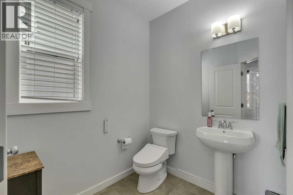 151 Stonemere Green, Chestermere, Alberta  T1X 0S2 - Photo 16 - A2338361