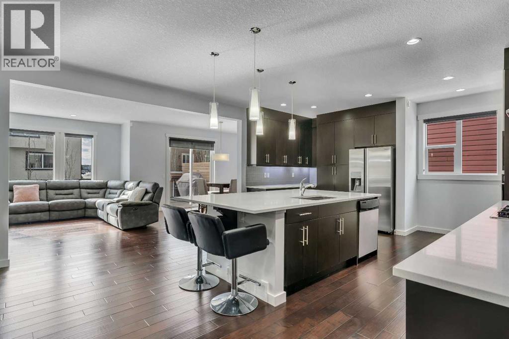 151 Stonemere Green, Chestermere, Alberta  T1X 0S2 - Photo 3 - A2338361