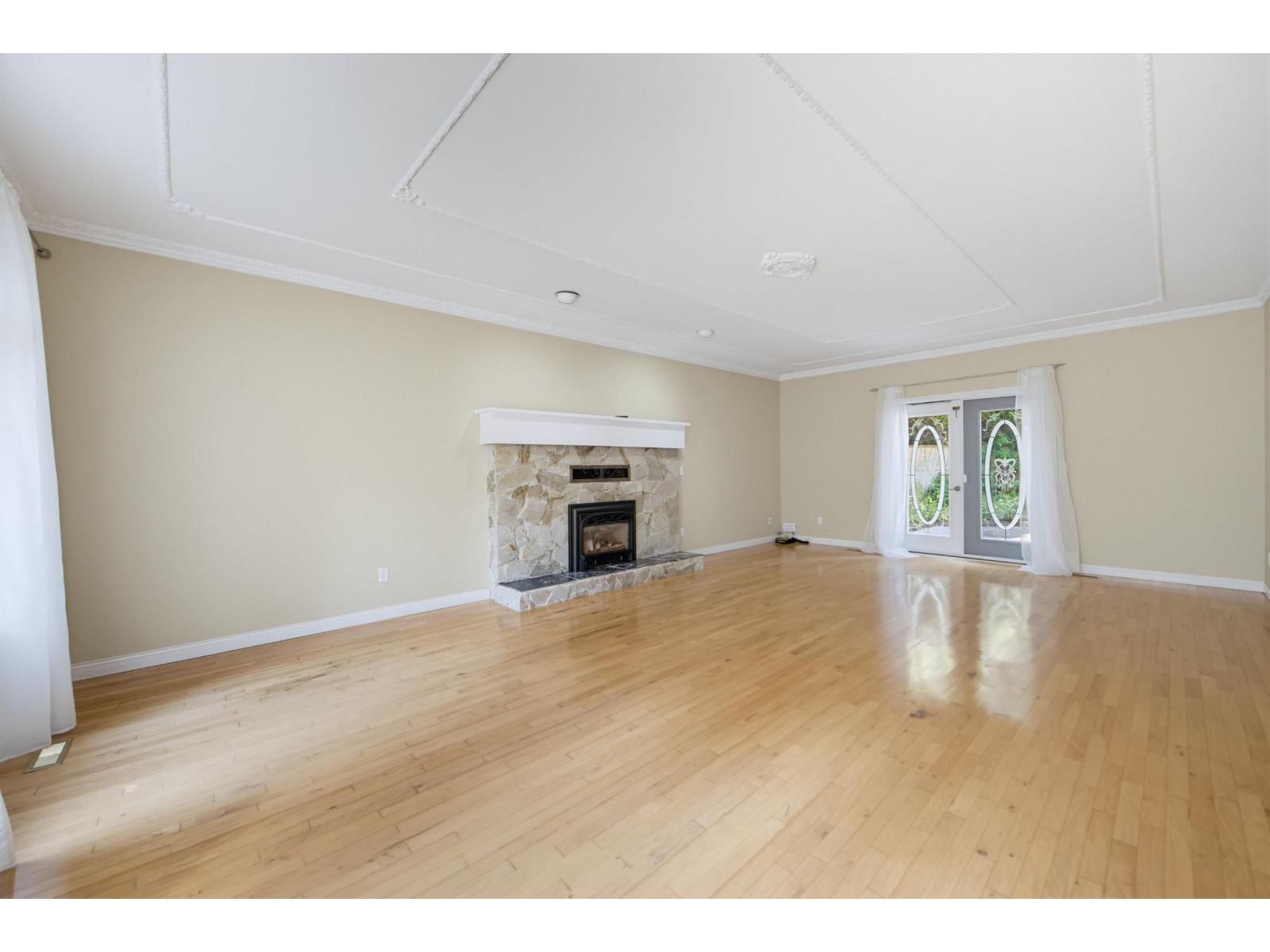 13521 19 Avenue, Surrey, British Columbia  V4A 6B3 - Photo 4 - R3155580