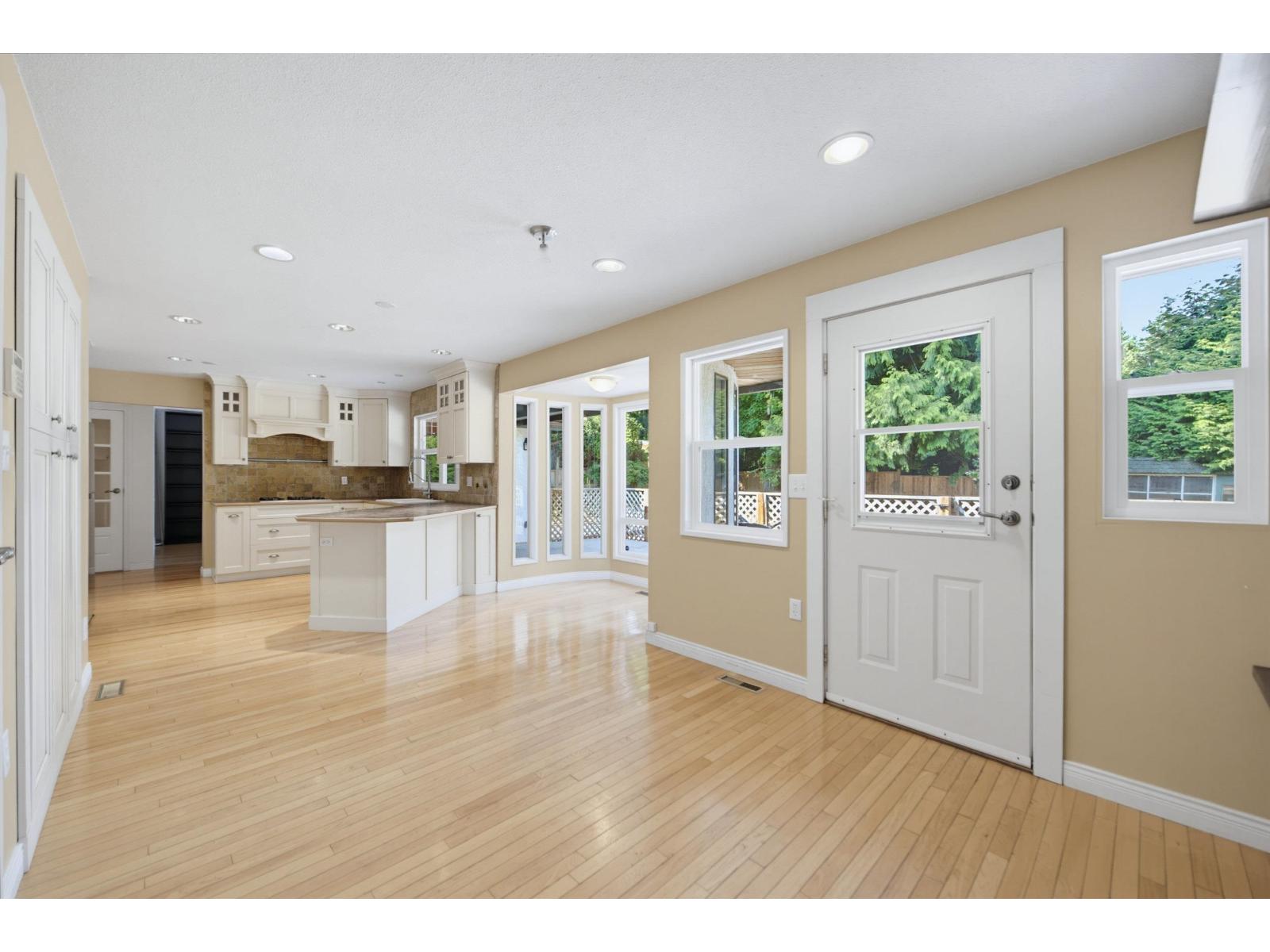 13521 19 Avenue, Surrey, British Columbia  V4A 6B3 - Photo 10 - R3155580