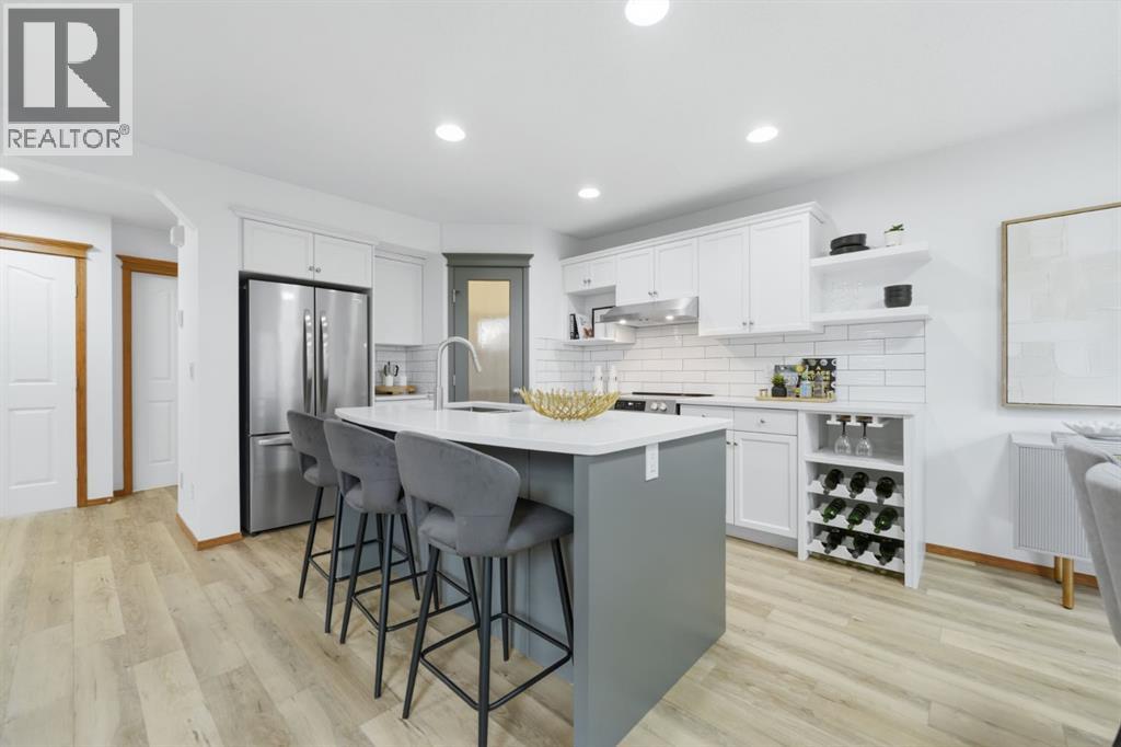 2020 Bridlemeadows Manor Sw, Calgary, Alberta  T2Y 4R9 - Photo 12 - A2327137