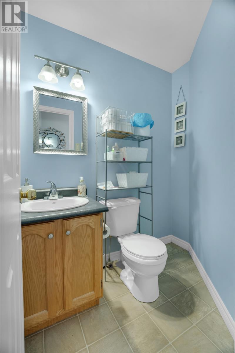 13 Meeker Place, St. John's — photo 8