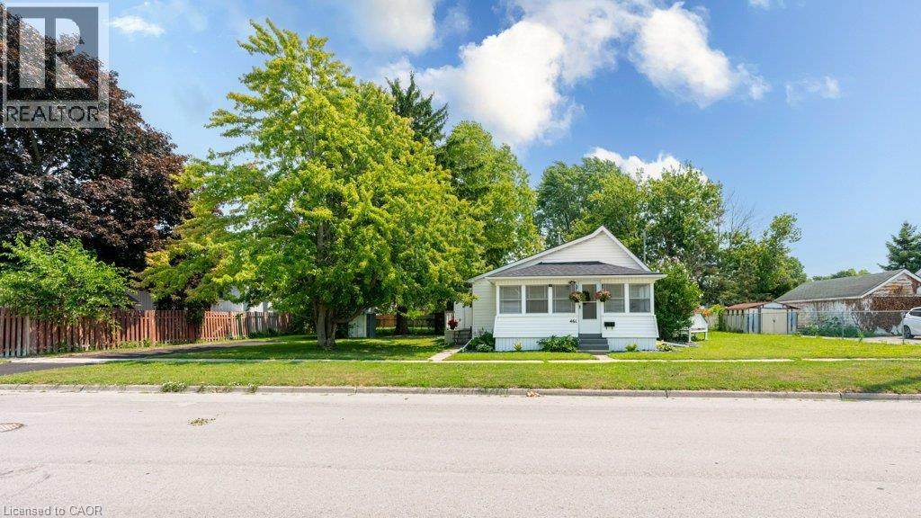 461 Selkirk Street, Wallaceburg, Ontario  N8A 3X9 - Photo 2 - 40848639