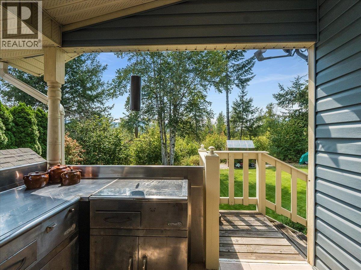 3617 14th Avenue, Castlegar, British Columbia  V1N 4J2 - Photo 13 - 10398027