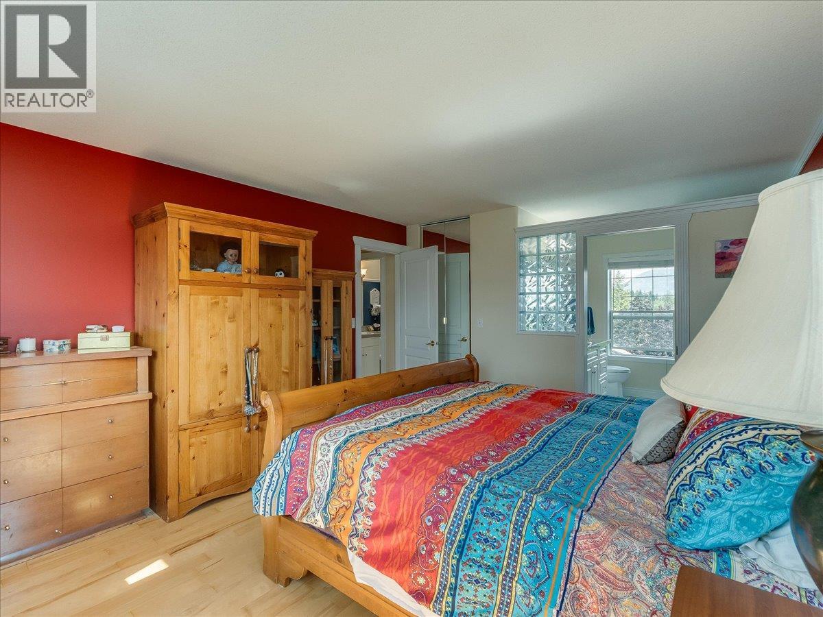 3617 14th Avenue, Castlegar, British Columbia  V1N 4J2 - Photo 38 - 10398027