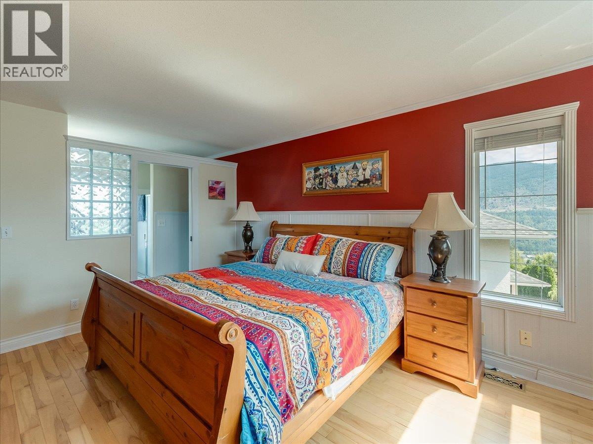 3617 14th Avenue, Castlegar, British Columbia  V1N 4J2 - Photo 37 - 10398027