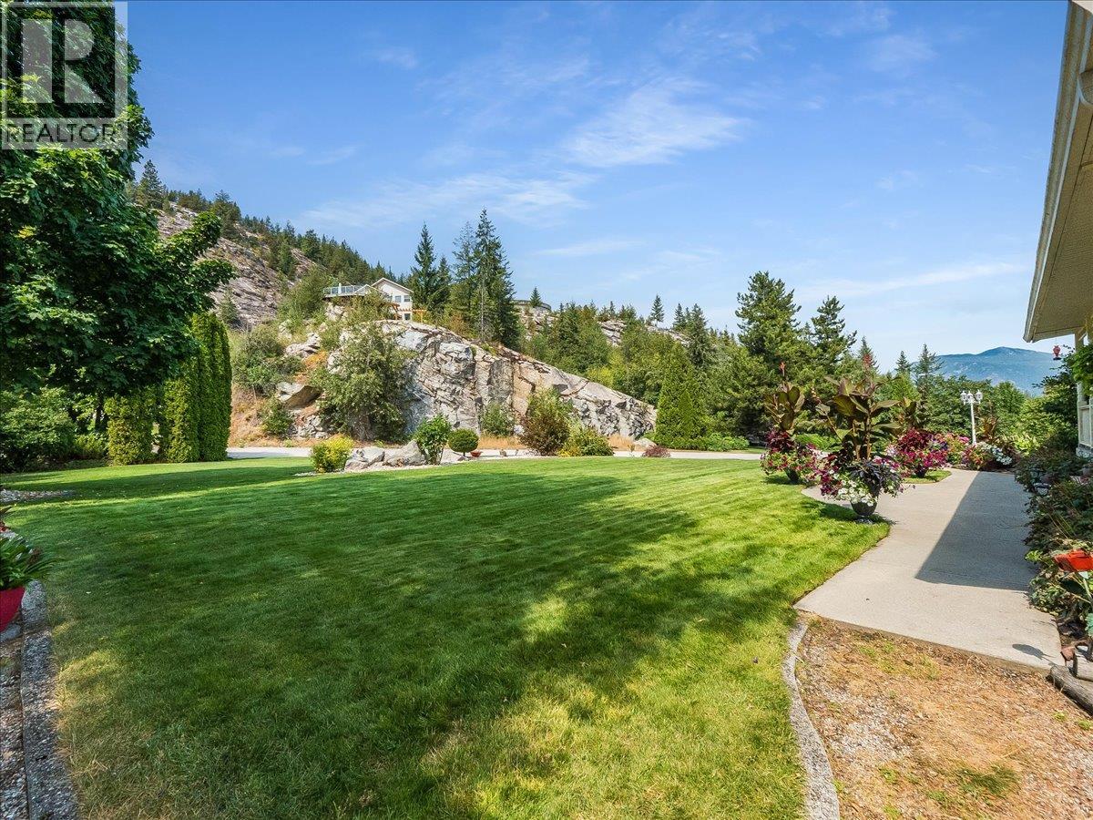 3617 14th Avenue, Castlegar, British Columbia  V1N 4J2 - Photo 79 - 10398027