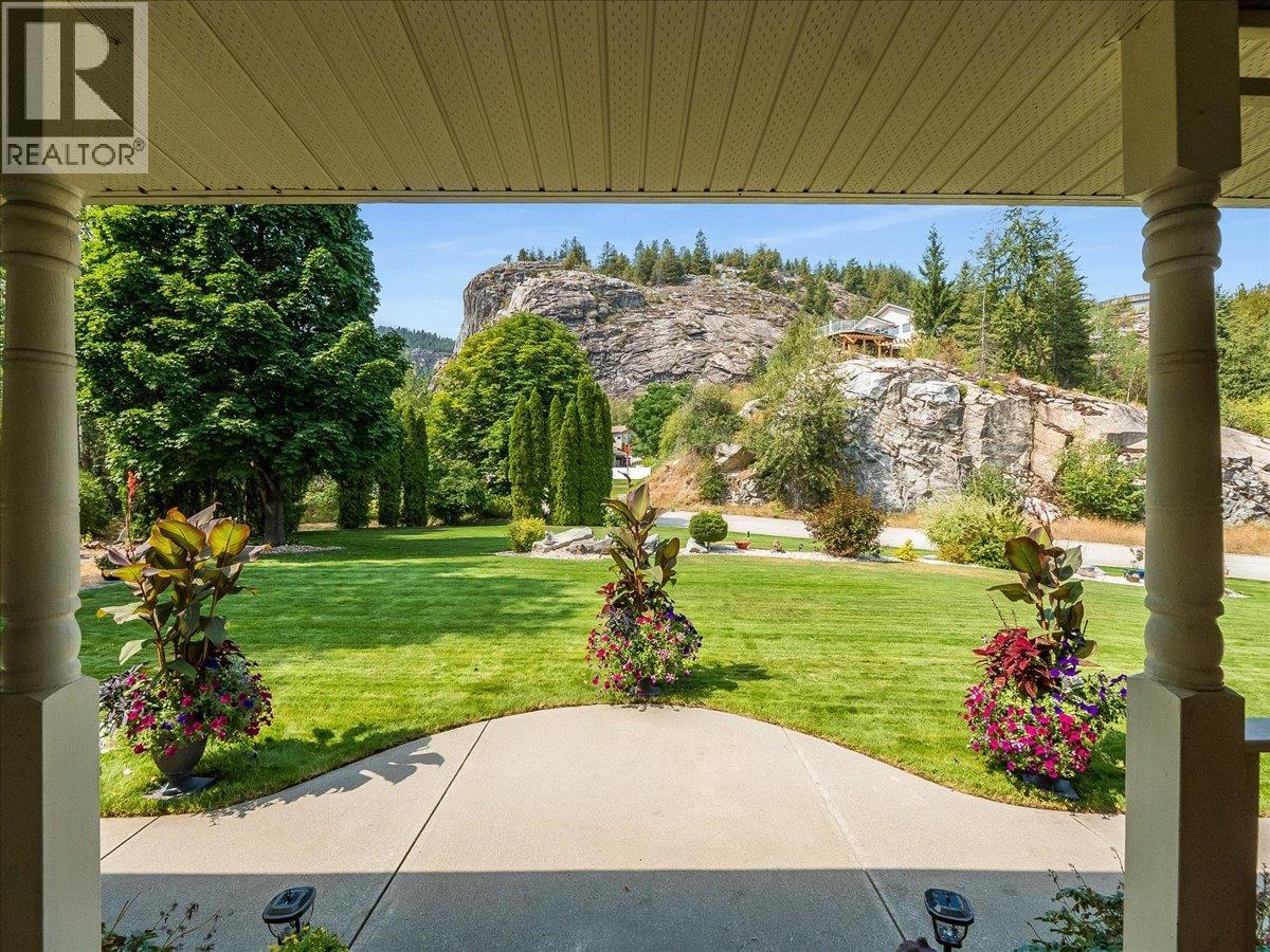3617 14th Avenue, Castlegar, British Columbia  V1N 4J2 - Photo 87 - 10398027