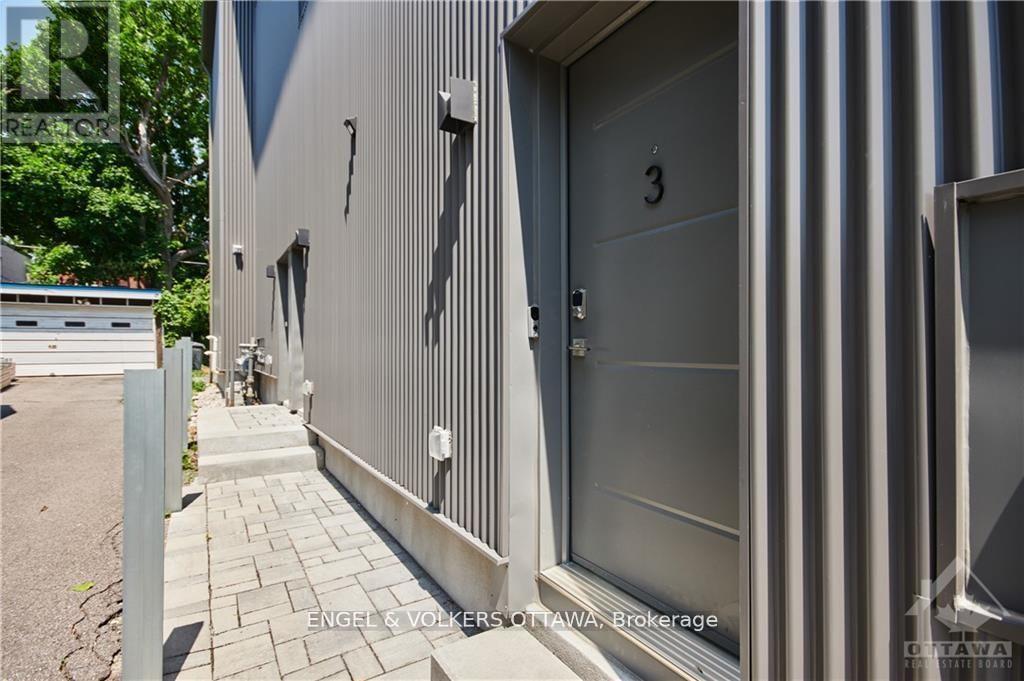 3 - 569 Mcleod Street, Ottawa, Ontario  K1R 5R2 - Photo 2 - X13688112