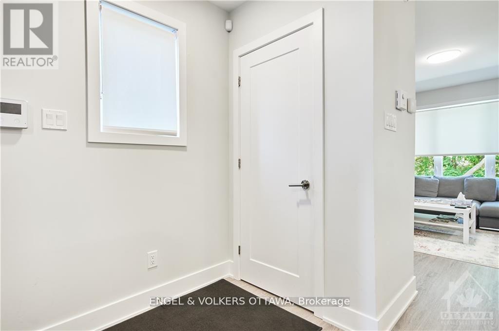 3 - 569 Mcleod Street, Ottawa, Ontario  K1R 5R2 - Photo 3 - X13688112