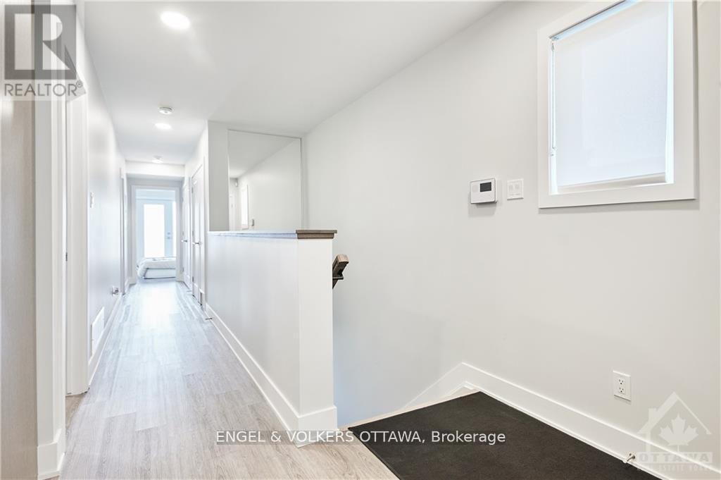 3 - 569 Mcleod Street, Ottawa, Ontario  K1R 5R2 - Photo 4 - X13688112