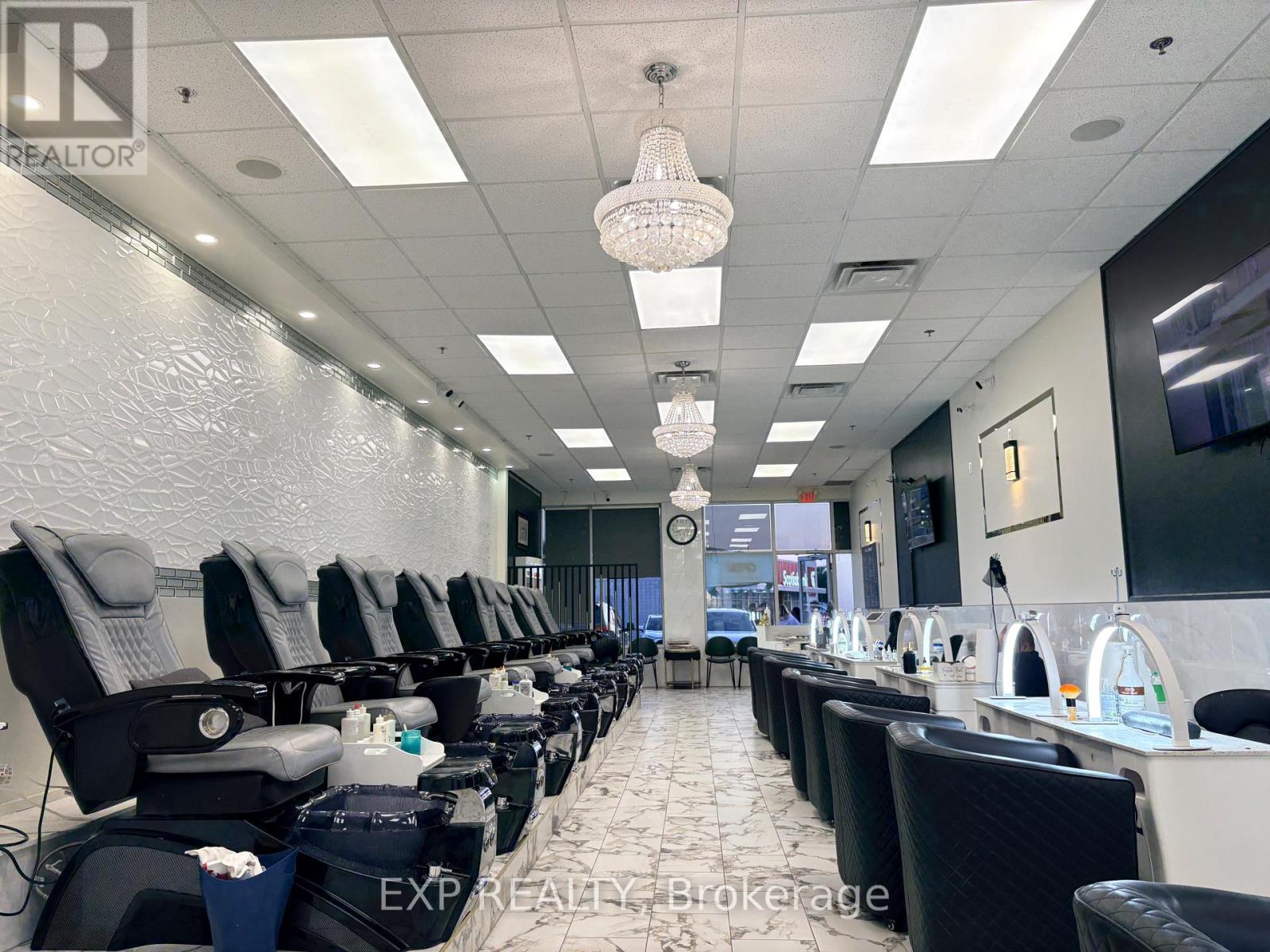 #310 - 343,310 Glendale Avenue, St. Catharines, Ontario  L2T 1K1 - Photo 10 - X13688022