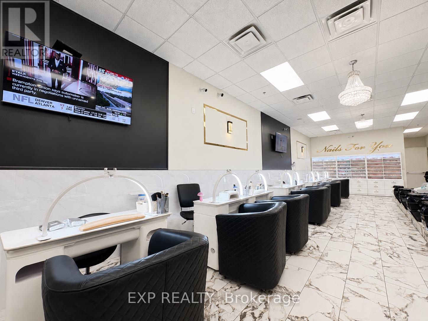 #310 - 343,310 Glendale Avenue, St. Catharines, Ontario  L2T 1K1 - Photo 5 - X13688022