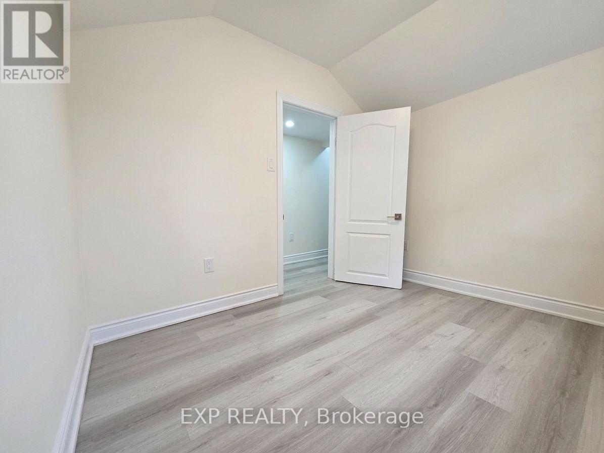 2 - 69 Vine Street, St. Catharines, Ontario  L2R 3X9 - Photo 3 - X13688192