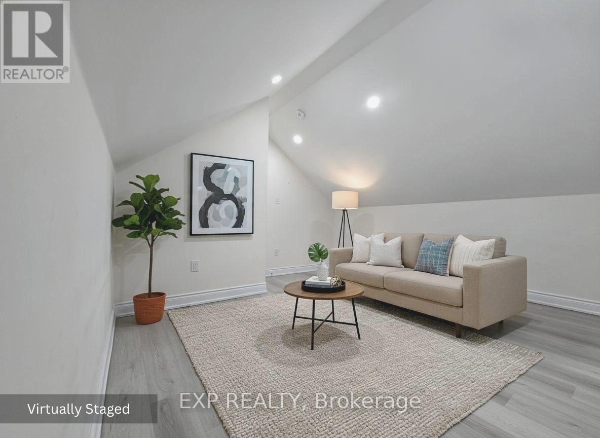 2 - 69 Vine Street, St. Catharines, Ontario  L2R 3X9 - Photo 5 - X13688192