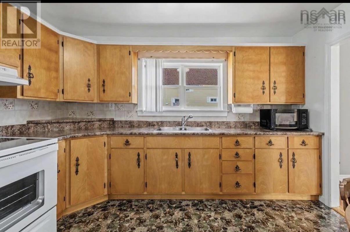 366 12th Street, New Waterford, Nova Scotia  B1H 4A3 - Photo 6 - 202617473