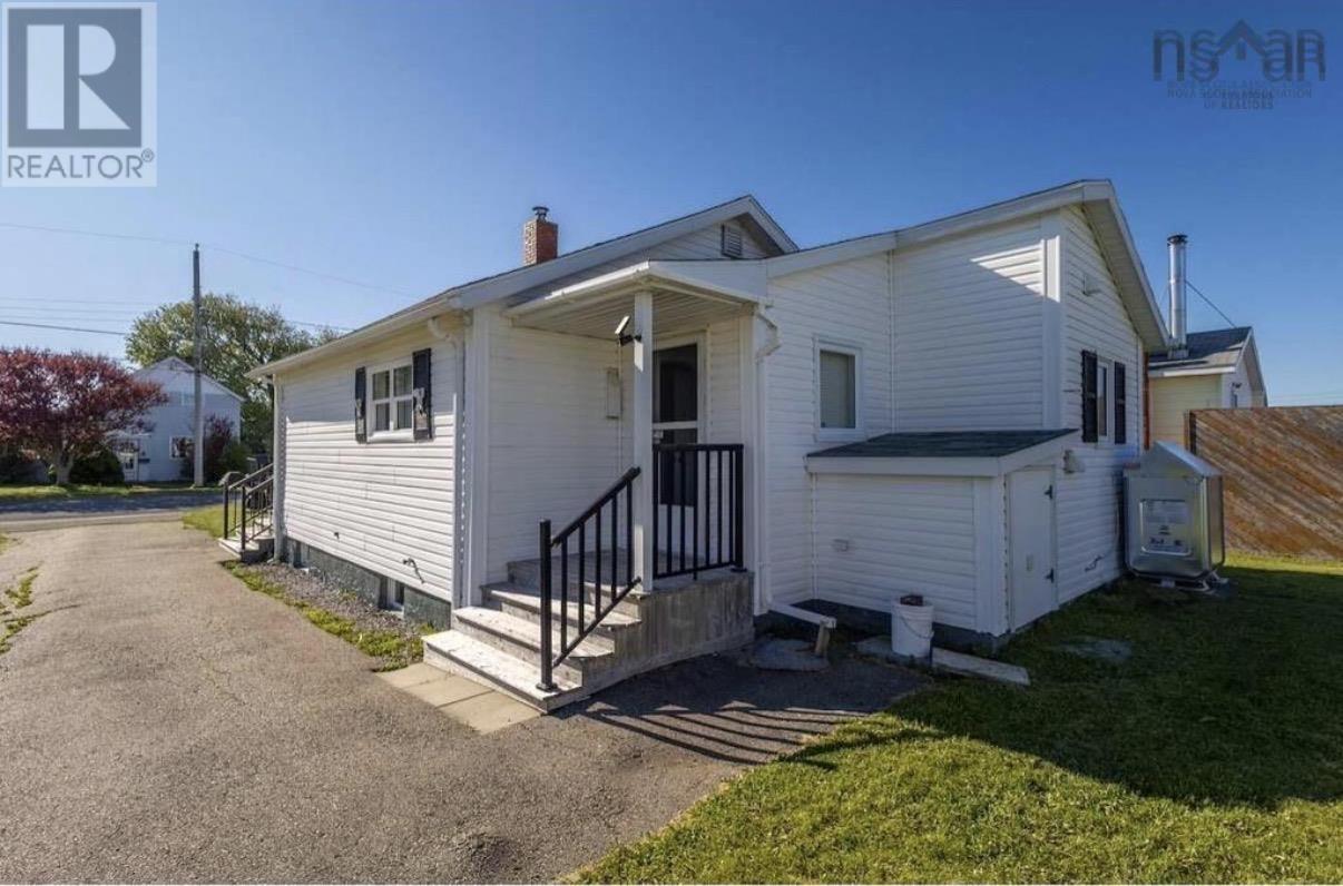 366 12th Street, New Waterford, Nova Scotia  B1H 4A3 - Photo 3 - 202617473