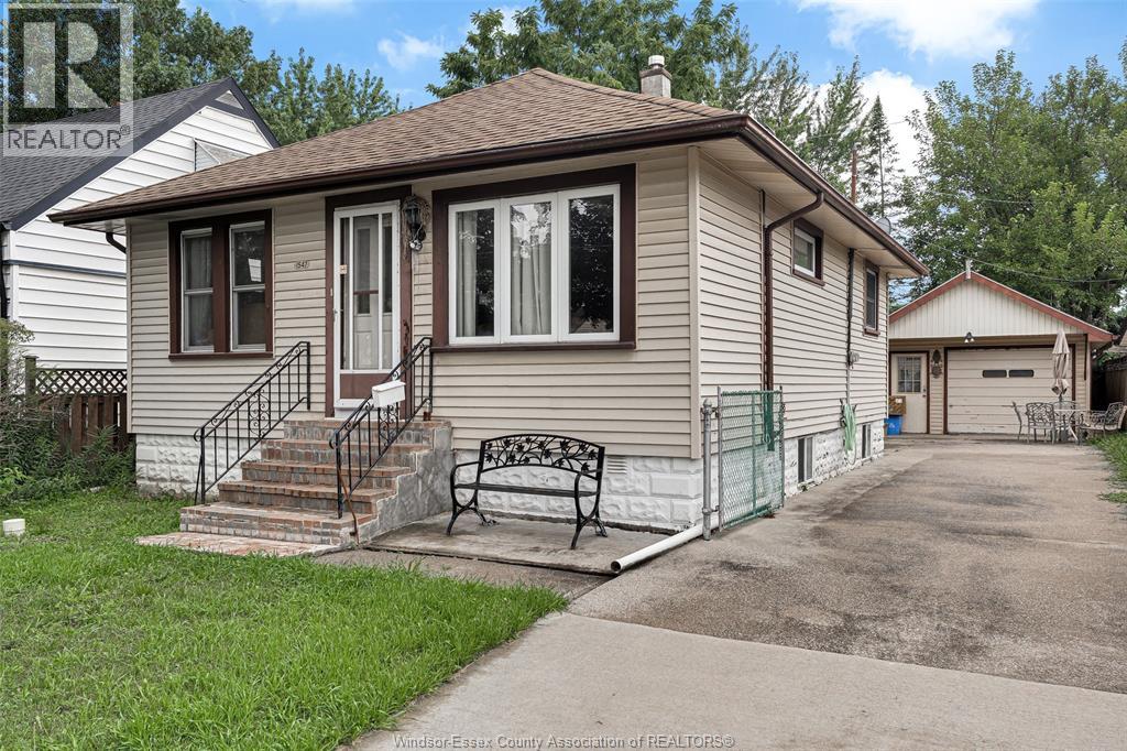MLS# 26020134: 1547 ELLROSE AVENUE, Windsor, Canada