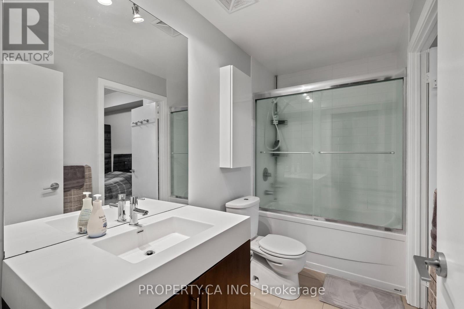 1204 - 116 George Street, Toronto, Ontario  M5A 3S2 - Photo 15 - C13688052