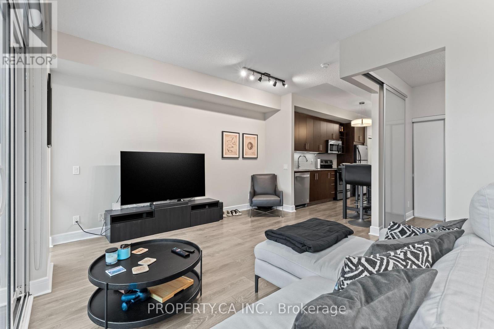 1204 - 116 George Street, Toronto, Ontario  M5A 3S2 - Photo 3 - C13688052