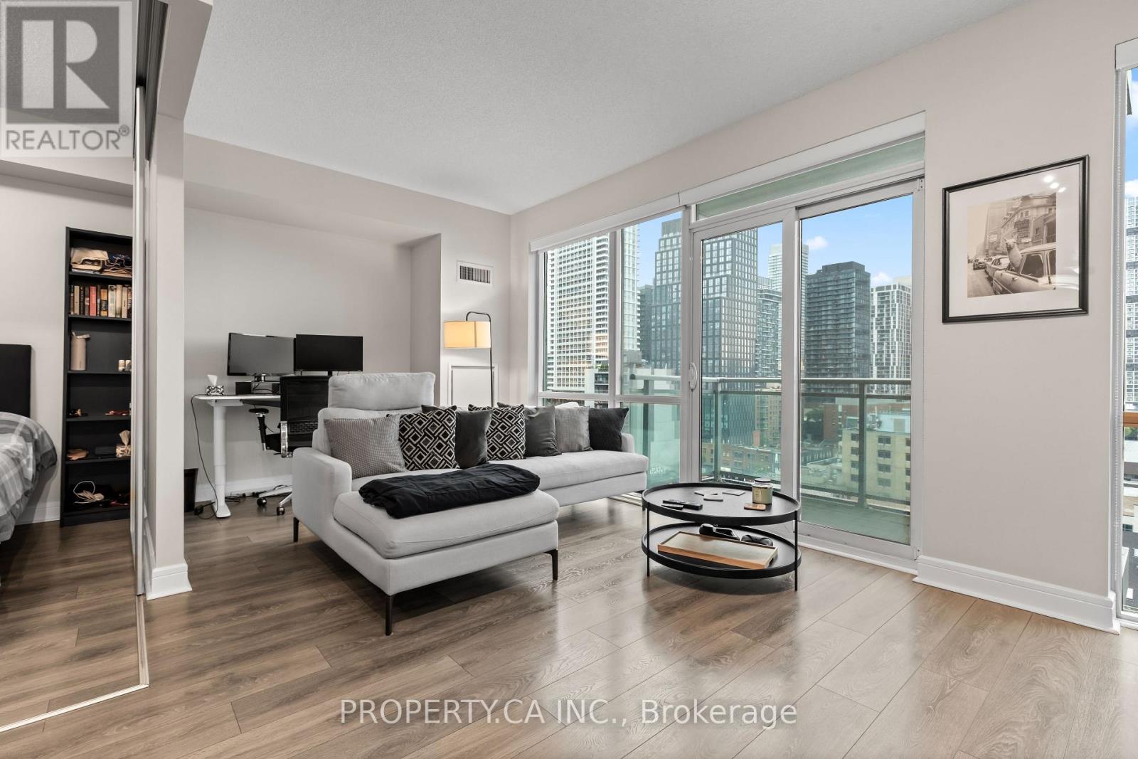 1204 - 116 George Street, Toronto, Ontario  M5A 3S2 - Photo 4 - C13688052