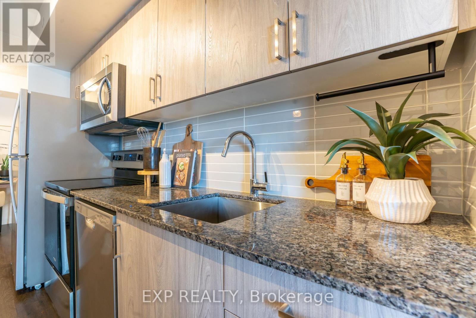2410 - 20 Meadowglen Place, Toronto, Ontario  M1G 0A9 - Photo 4 - E13688050