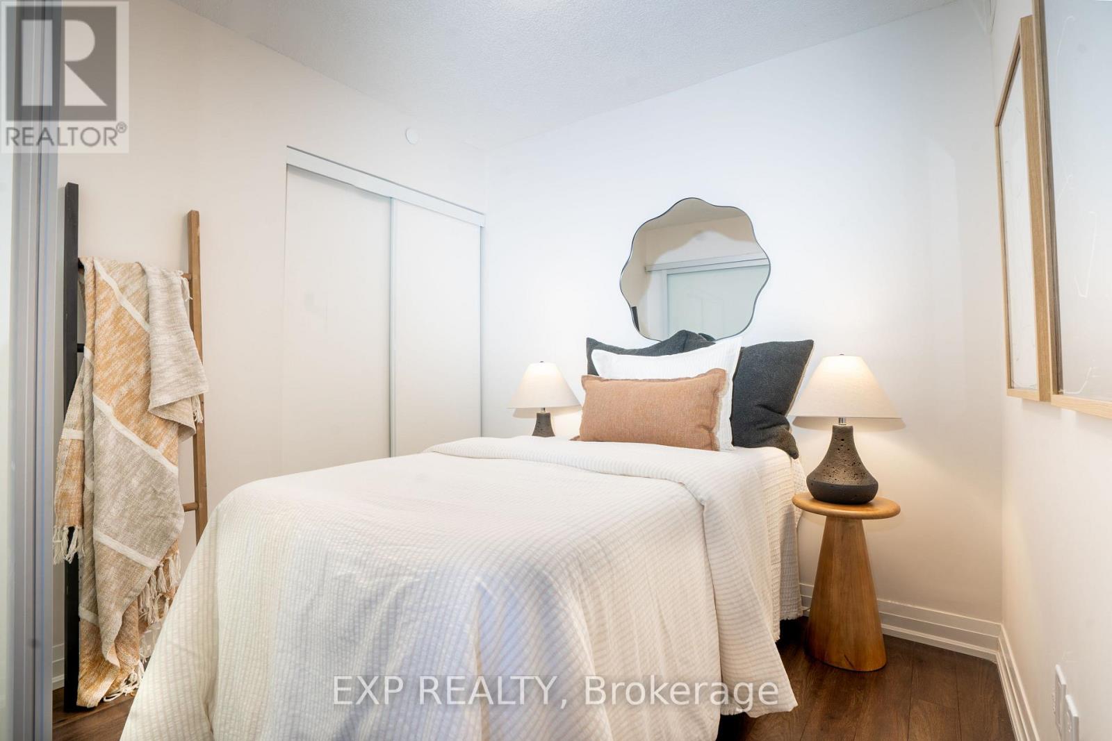 2410 - 20 Meadowglen Place, Toronto, Ontario  M1G 0A9 - Photo 8 - E13688050