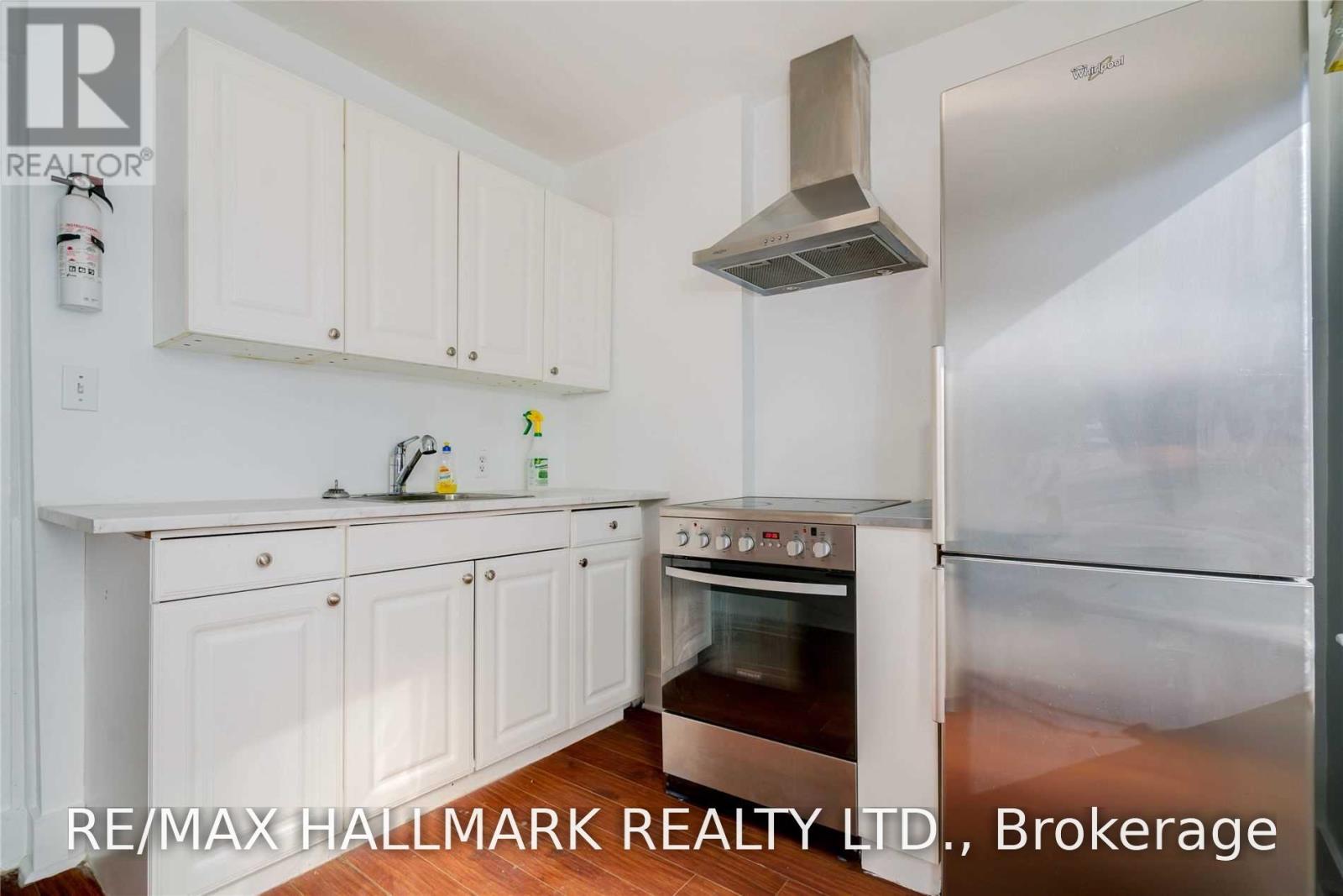 2nd Fl - 1001 Kingston Road, Toronto, Ontario  M4E 1T3 - Photo 10 - E13688068