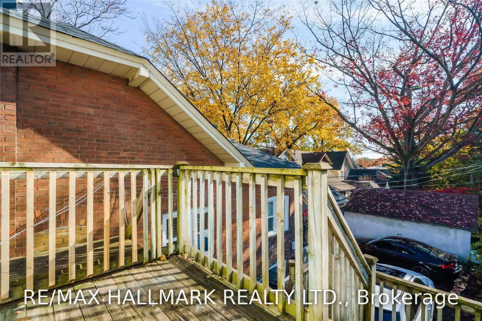 2nd Fl - 1001 Kingston Road, Toronto, Ontario  M4E 1T3 - Photo 12 - E13688068