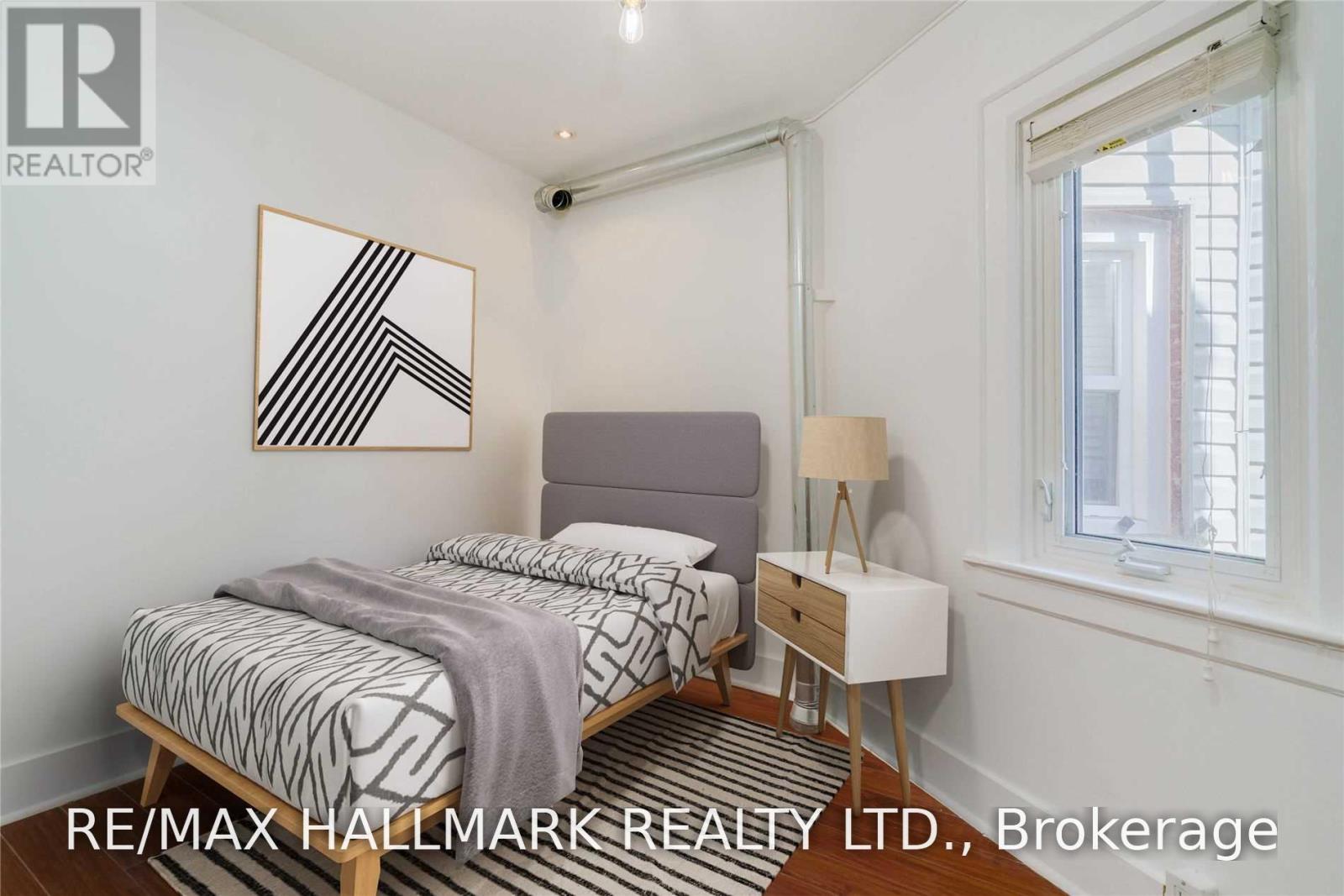 2nd Fl - 1001 Kingston Road, Toronto, Ontario  M4E 1T3 - Photo 5 - E13688068