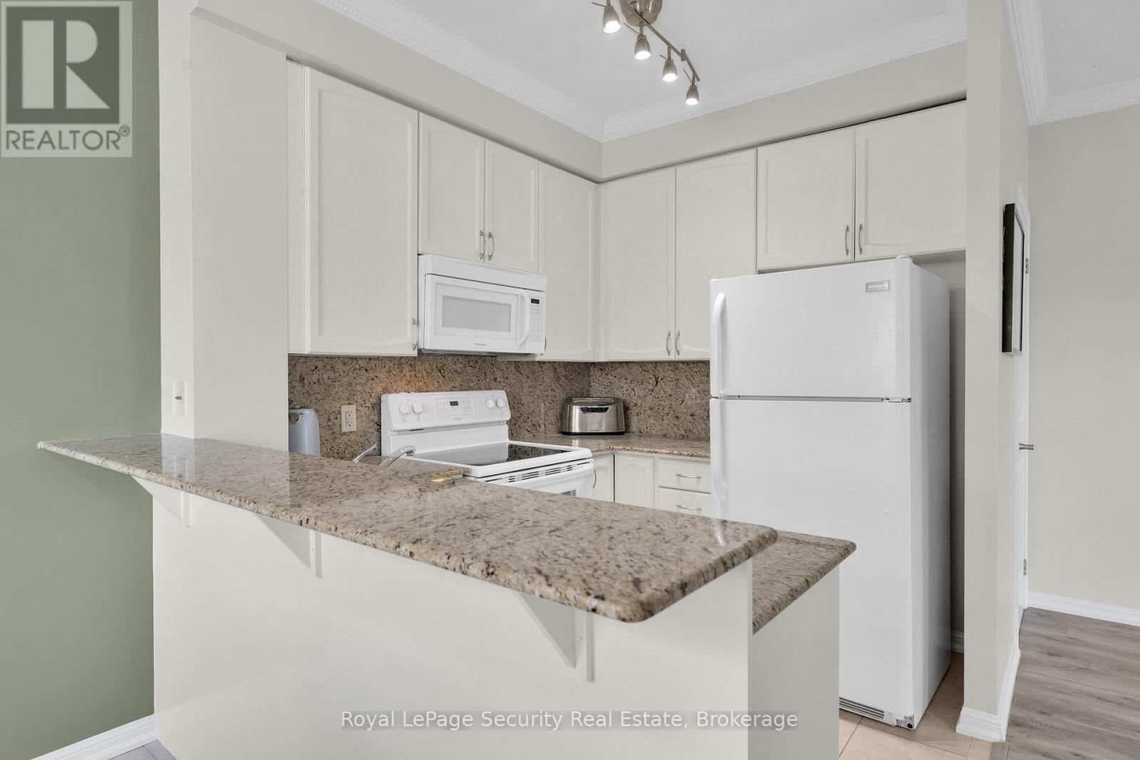101 - 52 Harvey Johnston Way, Whitby, Ontario  L1M 0J7 - Photo 17 - E13688094