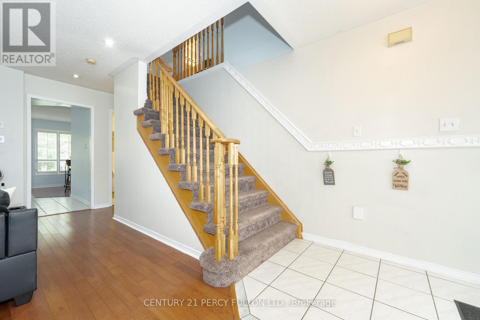 71 Armitage Crescent, Ajax, Ontario  L1T 4K9 - Photo 10 - E13688148