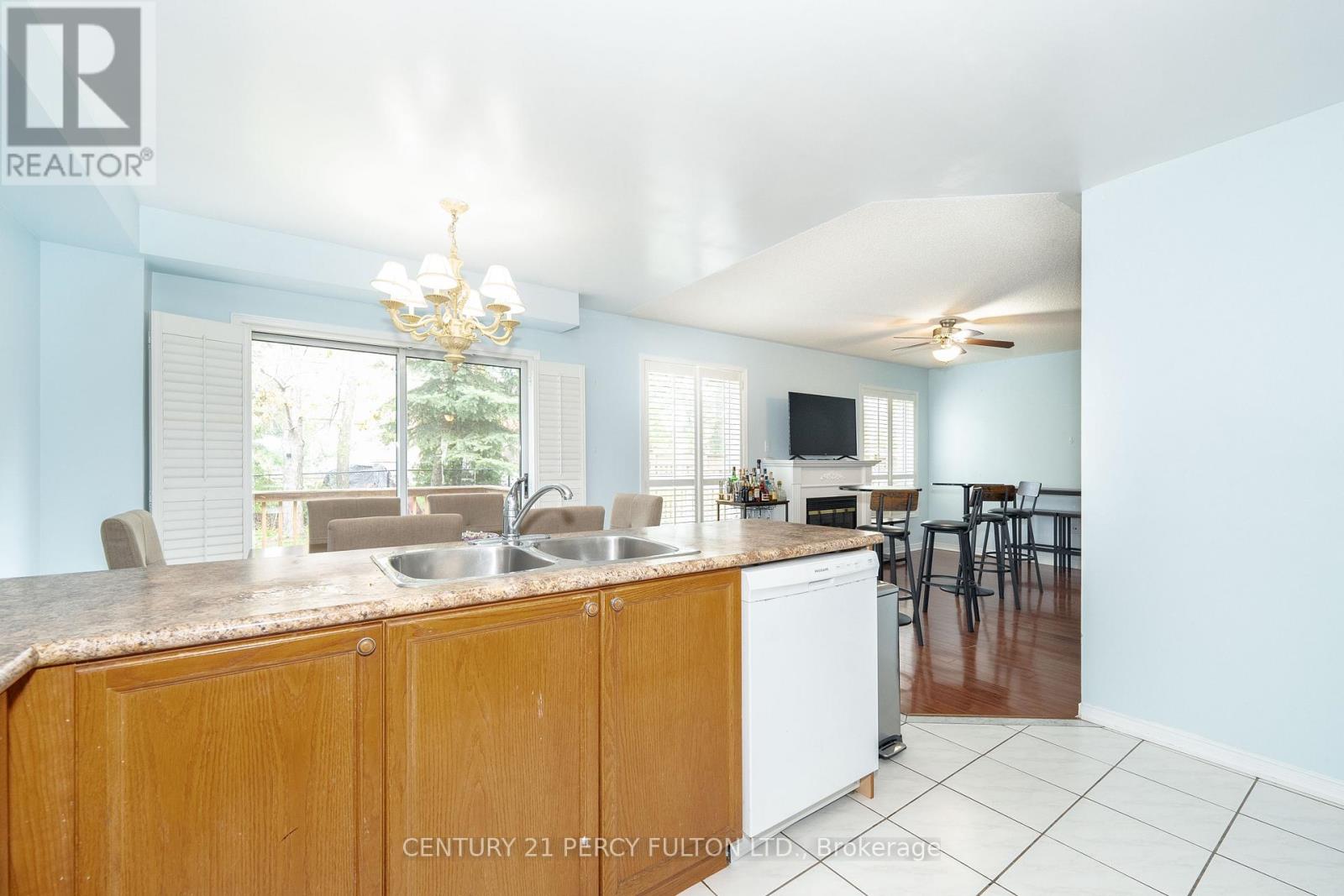 71 Armitage Crescent, Ajax, Ontario  L1T 4K9 - Photo 16 - E13688148