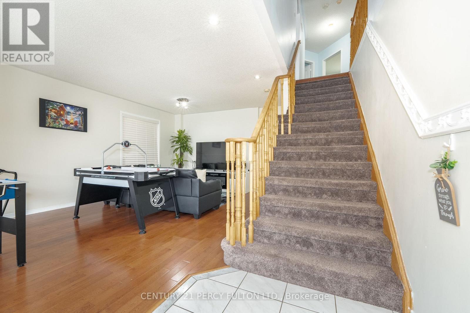 71 Armitage Crescent, Ajax, Ontario  L1T 4K9 - Photo 5 - E13688148